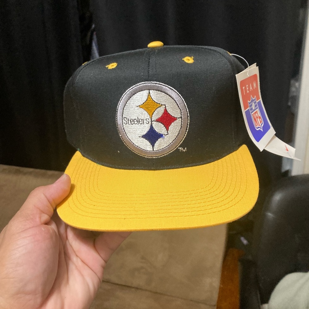 Vintage Pittsburgh Steelers SnapBack hat 
Sports specialties nwt